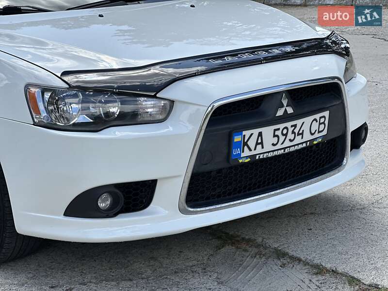 Седан Mitsubishi Lancer 2012 в Нетешине