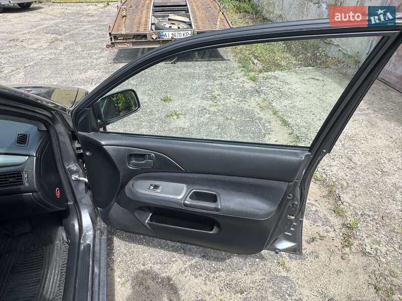 Седан Mitsubishi Lancer 2007 в Киеве