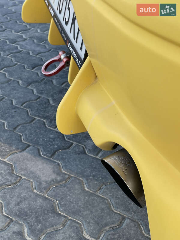 Седан Mitsubishi Lancer 2004 в Черновцах