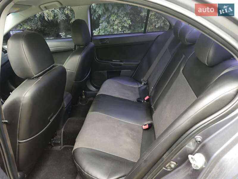 Седан Mitsubishi Lancer 2008 в Киеве