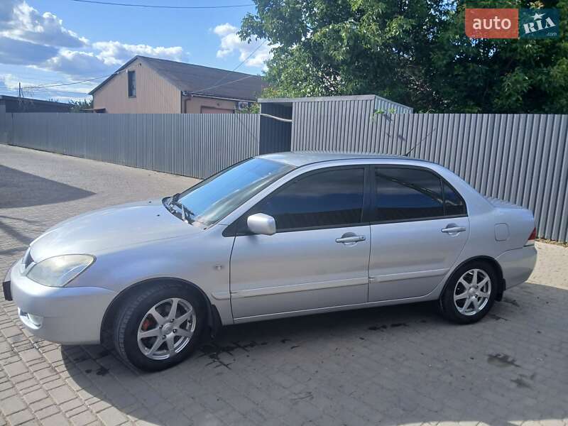 Седан Mitsubishi Lancer 2006 в Умани