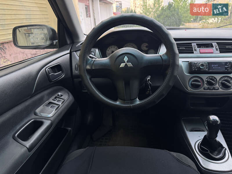 Седан Mitsubishi Lancer 2008 в Киеве
