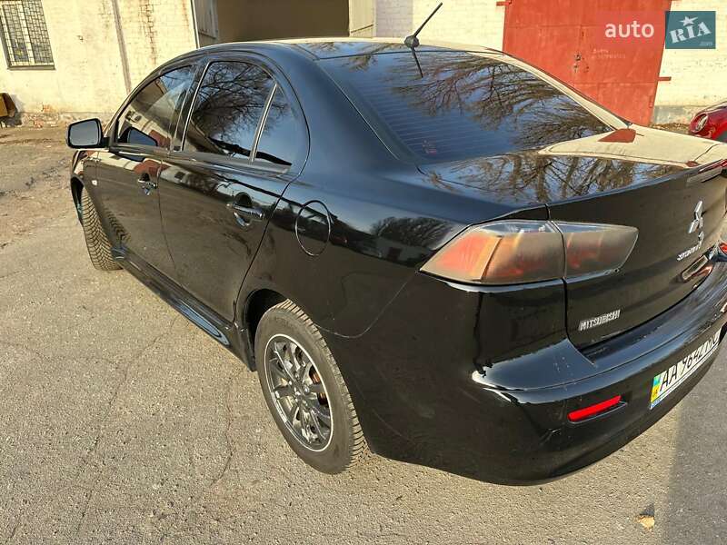 Седан Mitsubishi Lancer 2011 в Черкассах