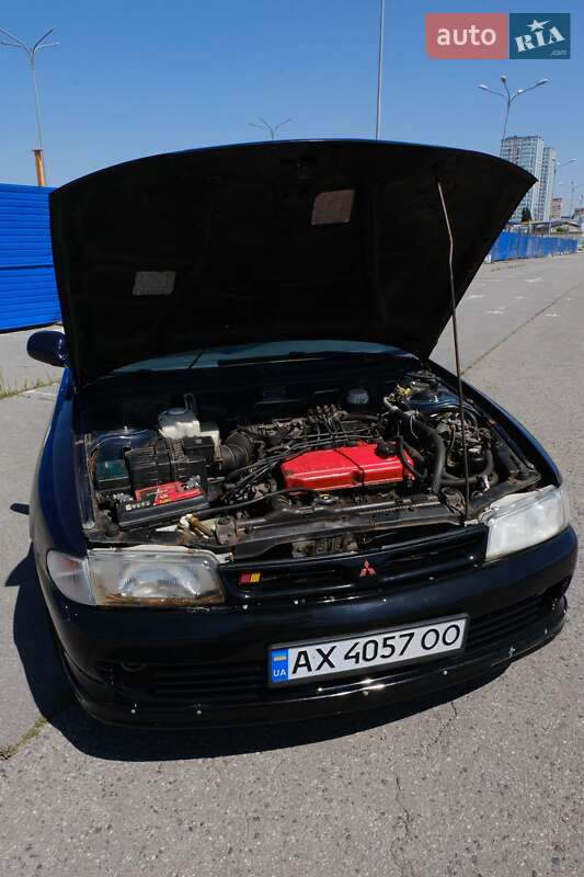 Седан Mitsubishi Lancer 1995 в Харькове