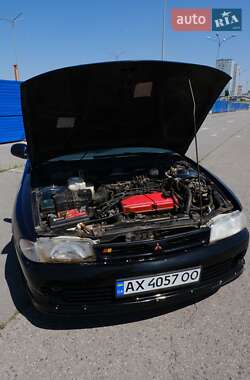 Седан Mitsubishi Lancer 1995 в 