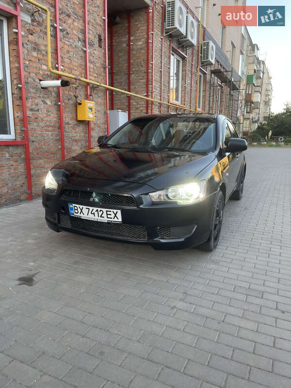 Седан Mitsubishi Lancer 2010 в Полонном