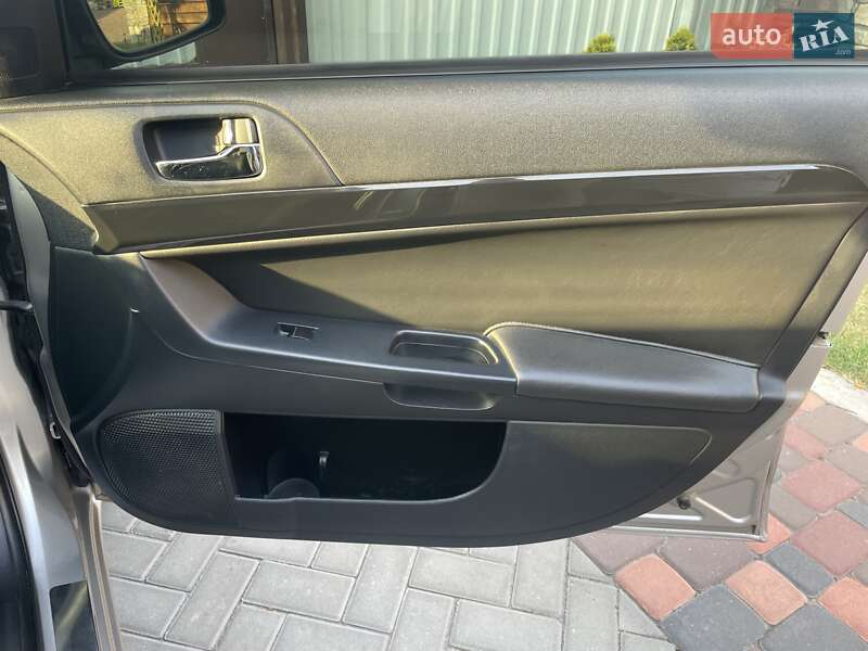 Седан Mitsubishi Lancer 2012 в Кобеляках