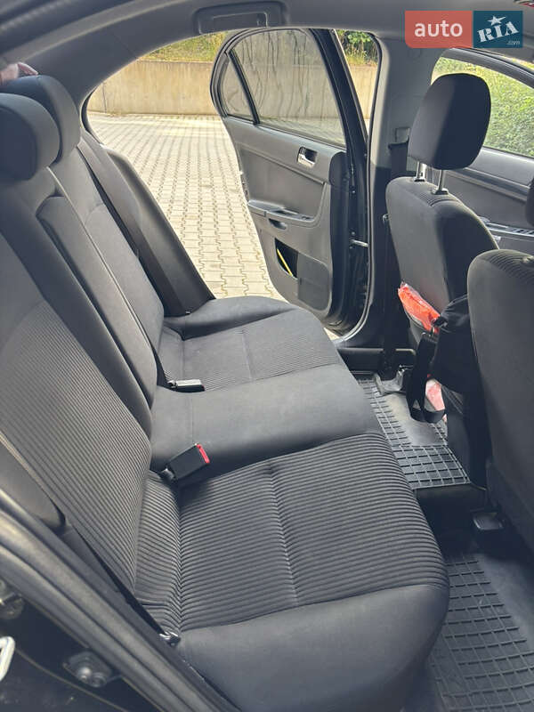 Седан Mitsubishi Lancer 2013 в Старичах