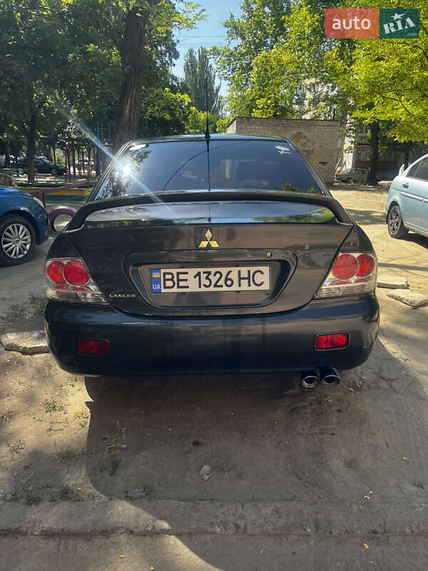 Седан Mitsubishi Lancer 2004 в Миколаєві