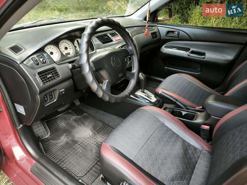 Седан Mitsubishi Lancer 2004 в Днепре