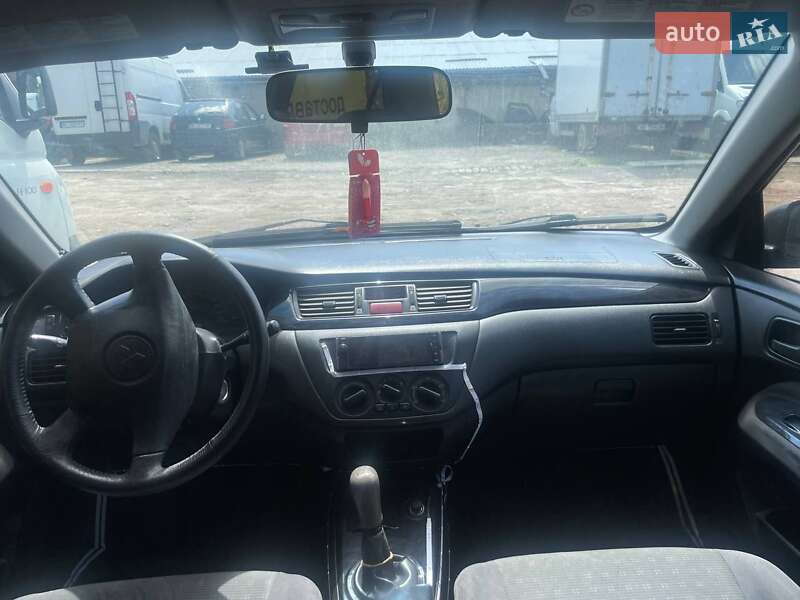 Седан Mitsubishi Lancer 2003 в Львове