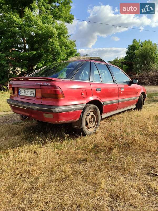 Лифтбек Mitsubishi Lancer 1989 в Великой Михайловке