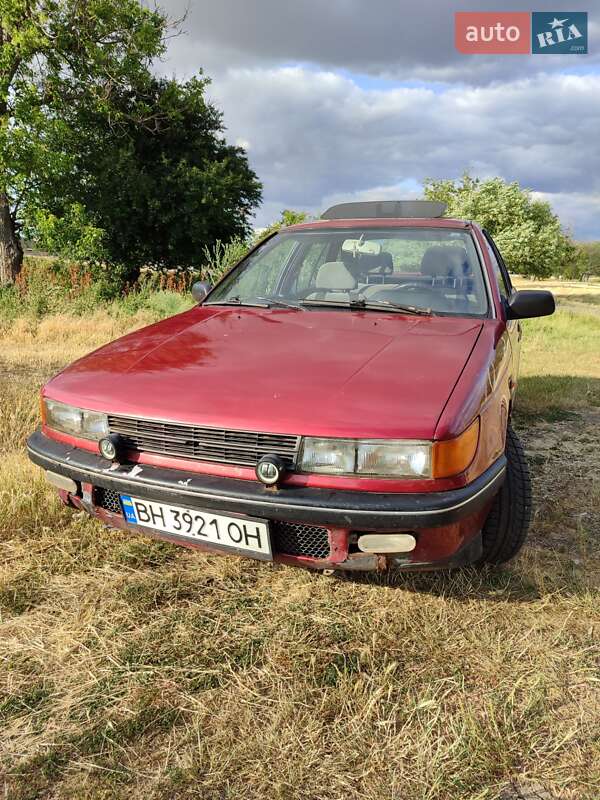 Лифтбек Mitsubishi Lancer 1989 в 