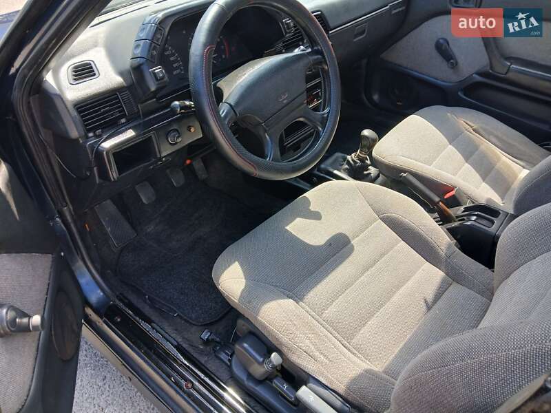 Седан Mitsubishi Lancer 1992 в Одессе