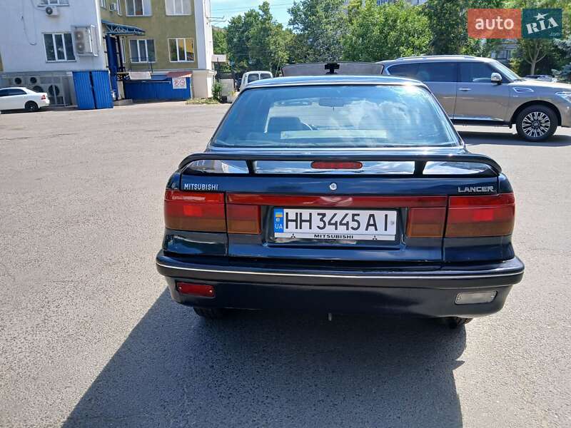 Седан Mitsubishi Lancer 1992 в Одессе