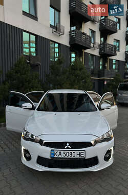 Седан Mitsubishi Lancer 2015 в 