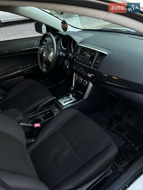 Седан Mitsubishi Lancer 2015 в Киеве