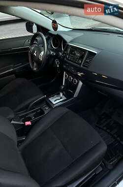 Седан Mitsubishi Lancer 2015 в 