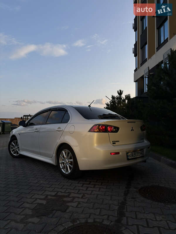 Седан Mitsubishi Lancer 2015 в Киеве