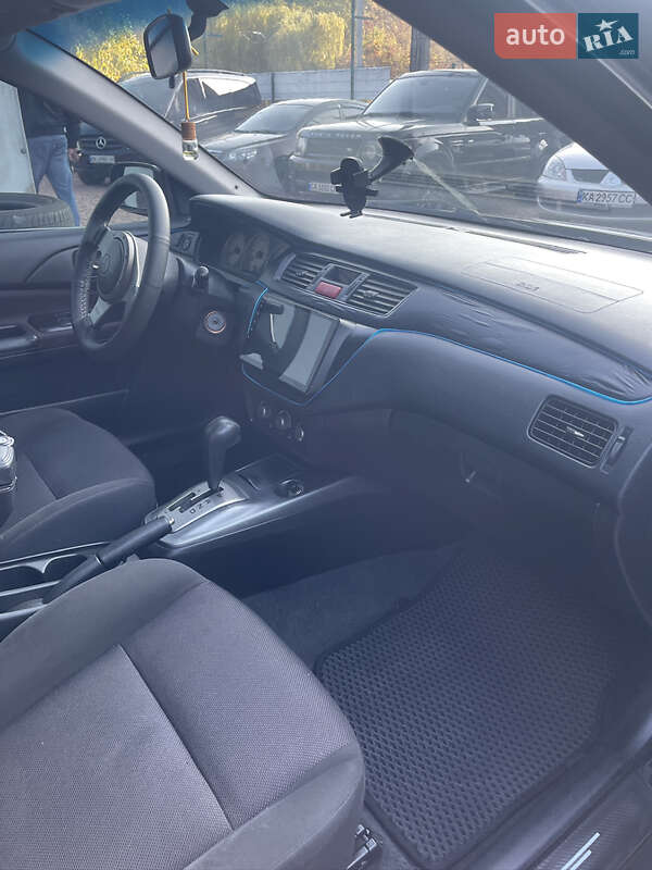 Седан Mitsubishi Lancer 2006 в Киеве