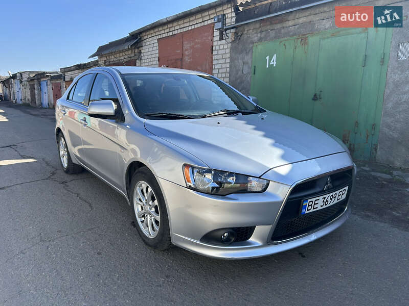 Хэтчбек Mitsubishi Lancer 2011 в Николаеве