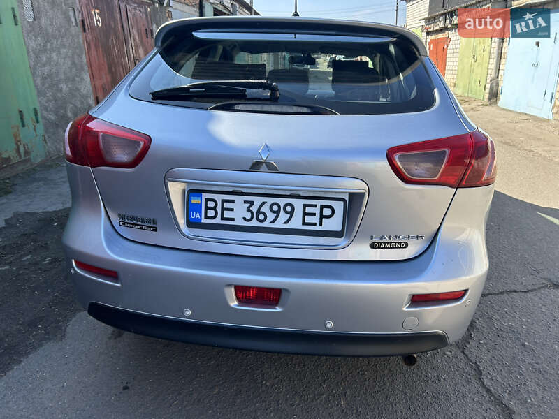 Хэтчбек Mitsubishi Lancer 2011 в Николаеве