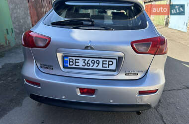 Хэтчбек Mitsubishi Lancer 2011 в 