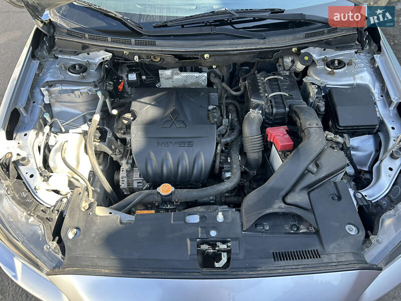 Хэтчбек Mitsubishi Lancer 2011 в Николаеве