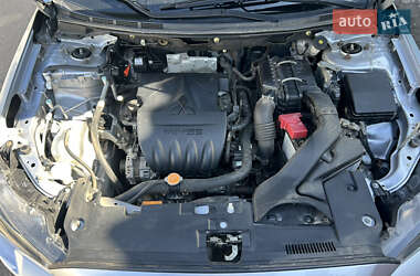 Хэтчбек Mitsubishi Lancer 2011 в 