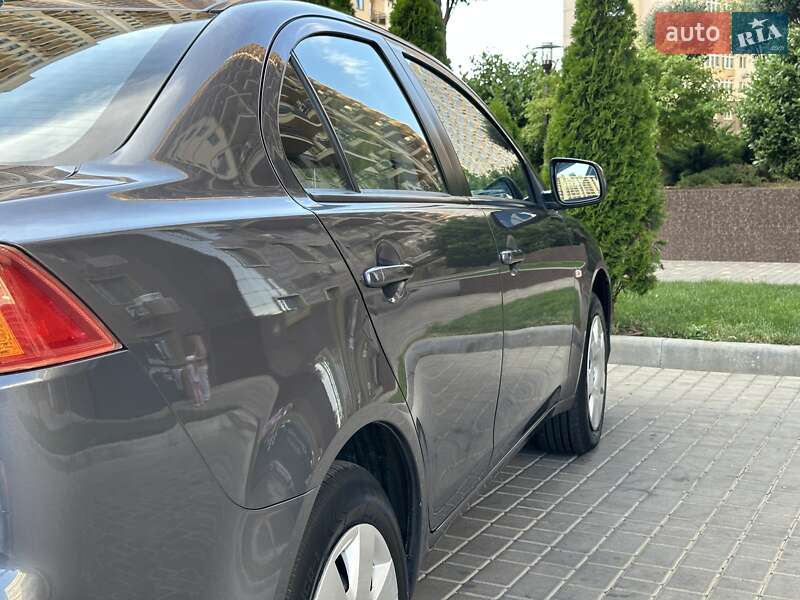 Седан Mitsubishi Lancer 2009 в Одессе