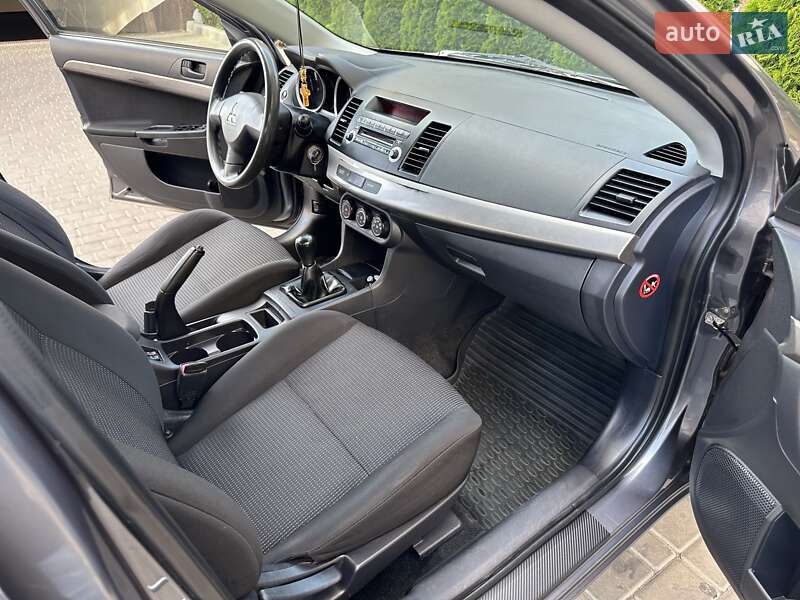 Седан Mitsubishi Lancer 2009 в Одессе