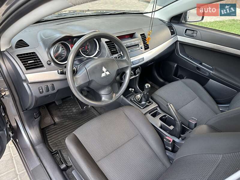 Седан Mitsubishi Lancer 2009 в Одессе