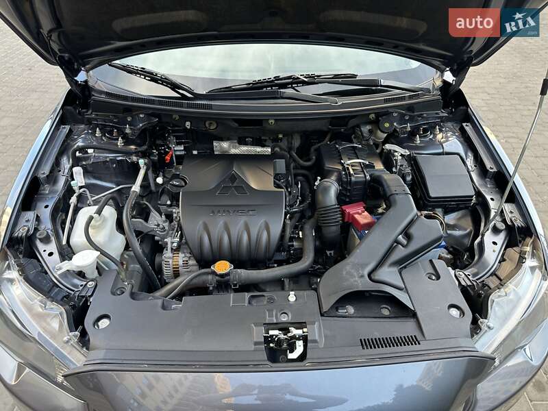 Седан Mitsubishi Lancer 2009 в Одессе