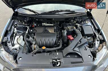 Седан Mitsubishi Lancer 2009 в 