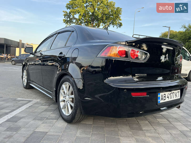 Седан Mitsubishi Lancer 2015 в Вінниці