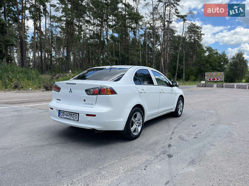 Седан Mitsubishi Lancer 2012 в Чернигове