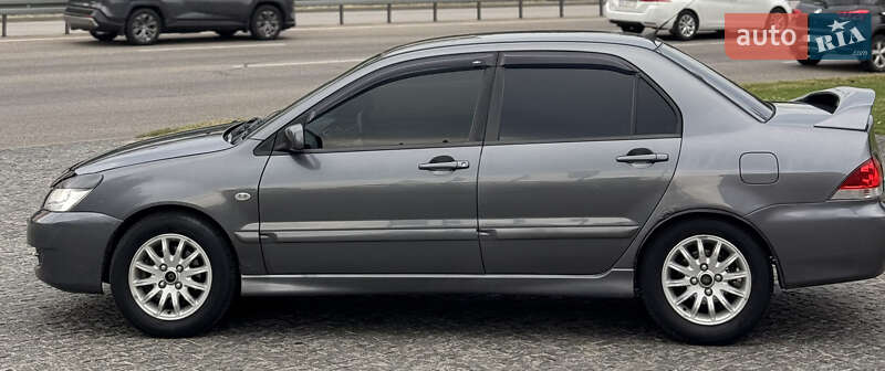 Седан Mitsubishi Lancer 2005 в Дніпрі