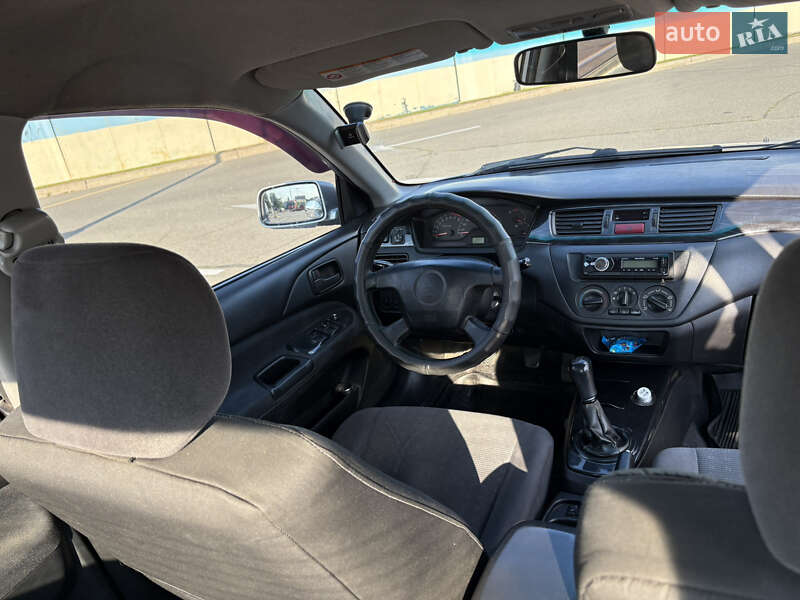 Седан Mitsubishi Lancer 2004 в Борисполе