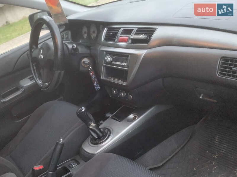 Седан Mitsubishi Lancer 2006 в Львове