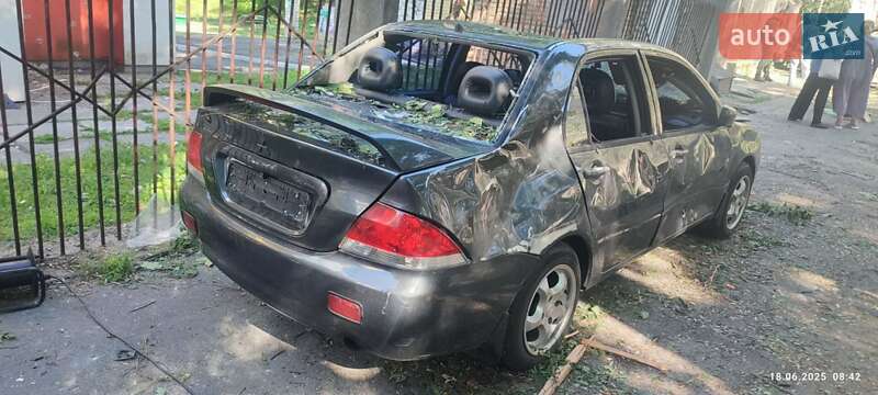 Седан Mitsubishi Lancer 2004 в Киеве