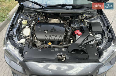 Седан Mitsubishi Lancer 2011 в 