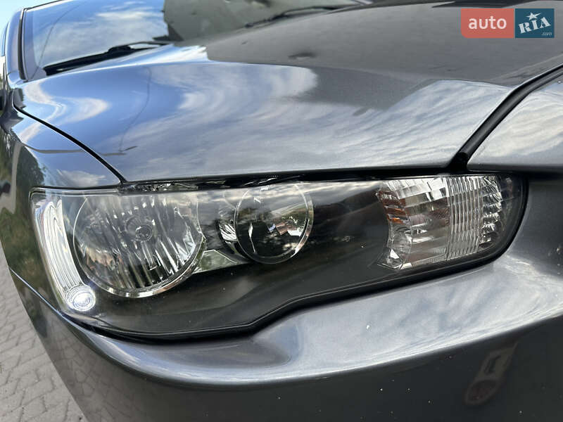 Седан Mitsubishi Lancer 2011 в Днепре