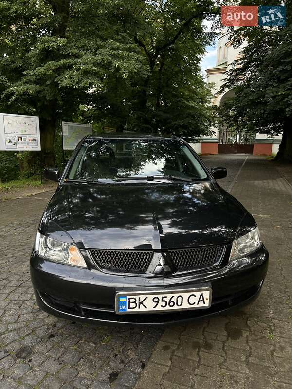 Седан Mitsubishi Lancer 2005 в Острозі