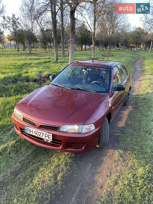 Седан Mitsubishi Lancer 1999 в 