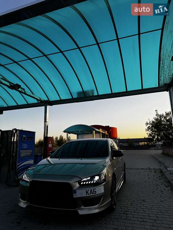 Седан Mitsubishi Lancer 2008 в Березному
