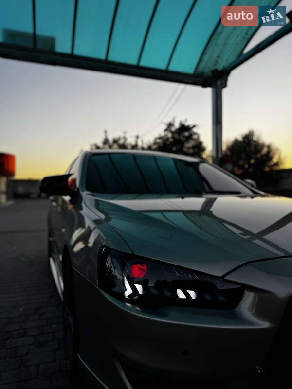 Седан Mitsubishi Lancer 2008 в Березному