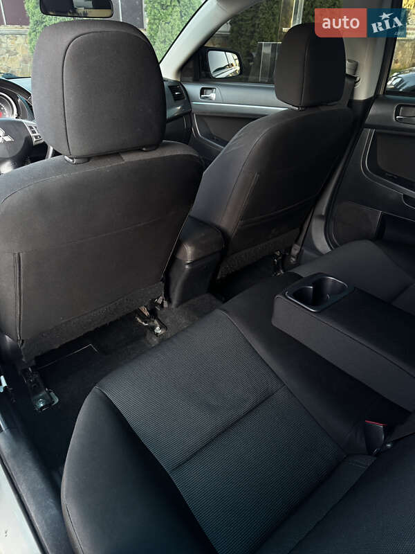Седан Mitsubishi Lancer 2008 в Березному