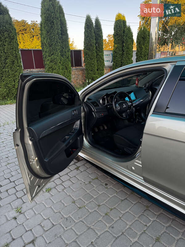 Седан Mitsubishi Lancer 2008 в Березному