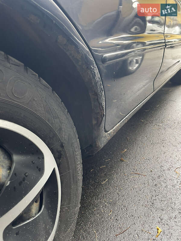 Седан Mitsubishi Lancer 1994 в Киеве