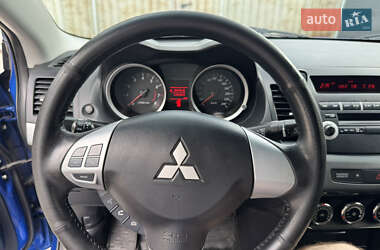 Седан Mitsubishi Lancer 2011 в 